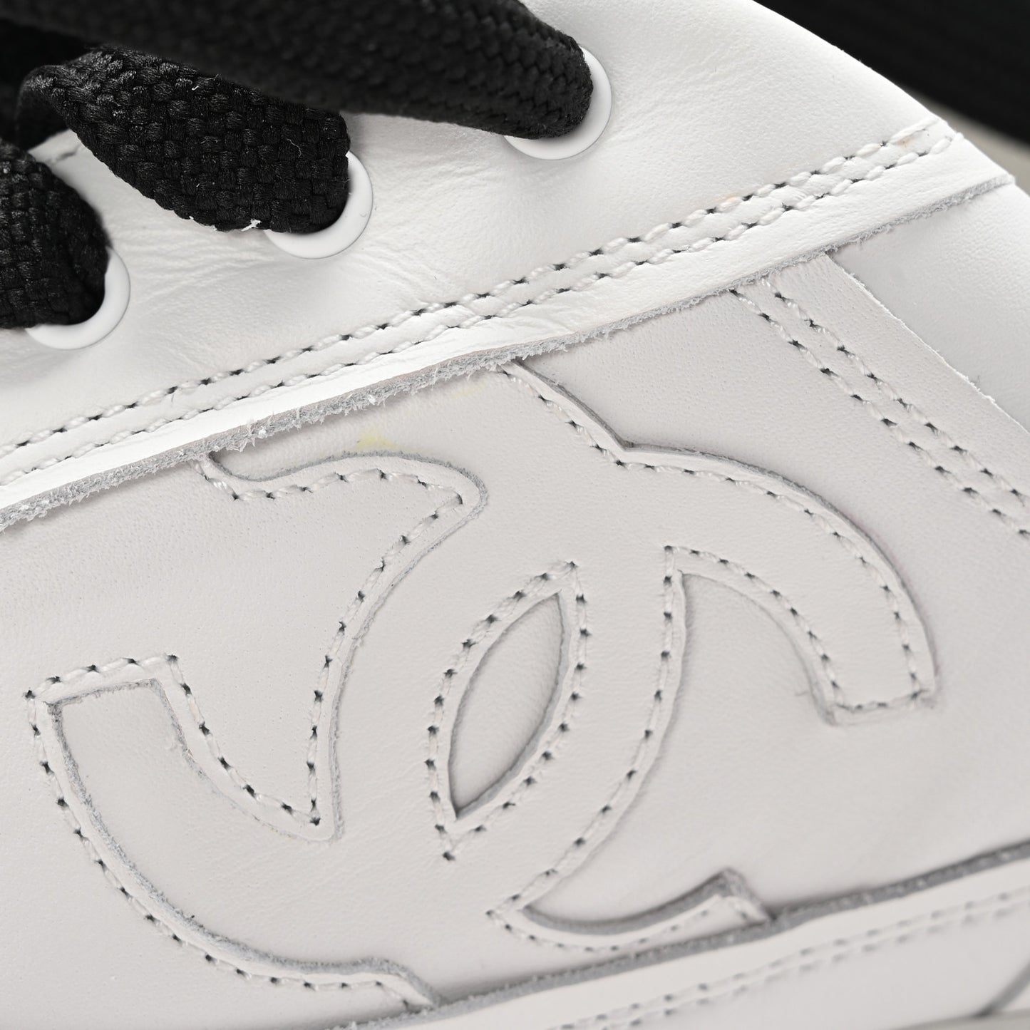 Calfskin CC Womens Sneakers 40 White Black