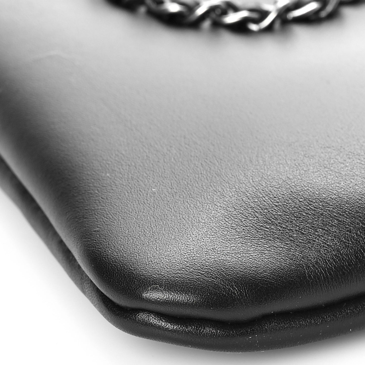 Calfskin Chain 20s Signe Medium Cosmetic Case Black