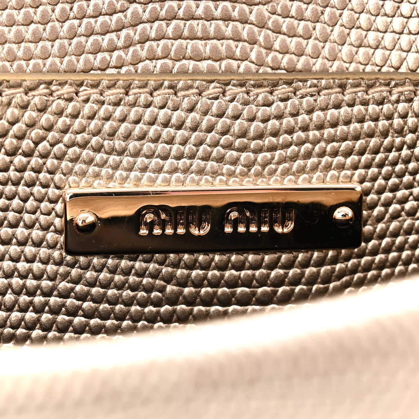 Metallic Vitello Lizard Embossed Confidential Chain Shoulder Bag Pirite