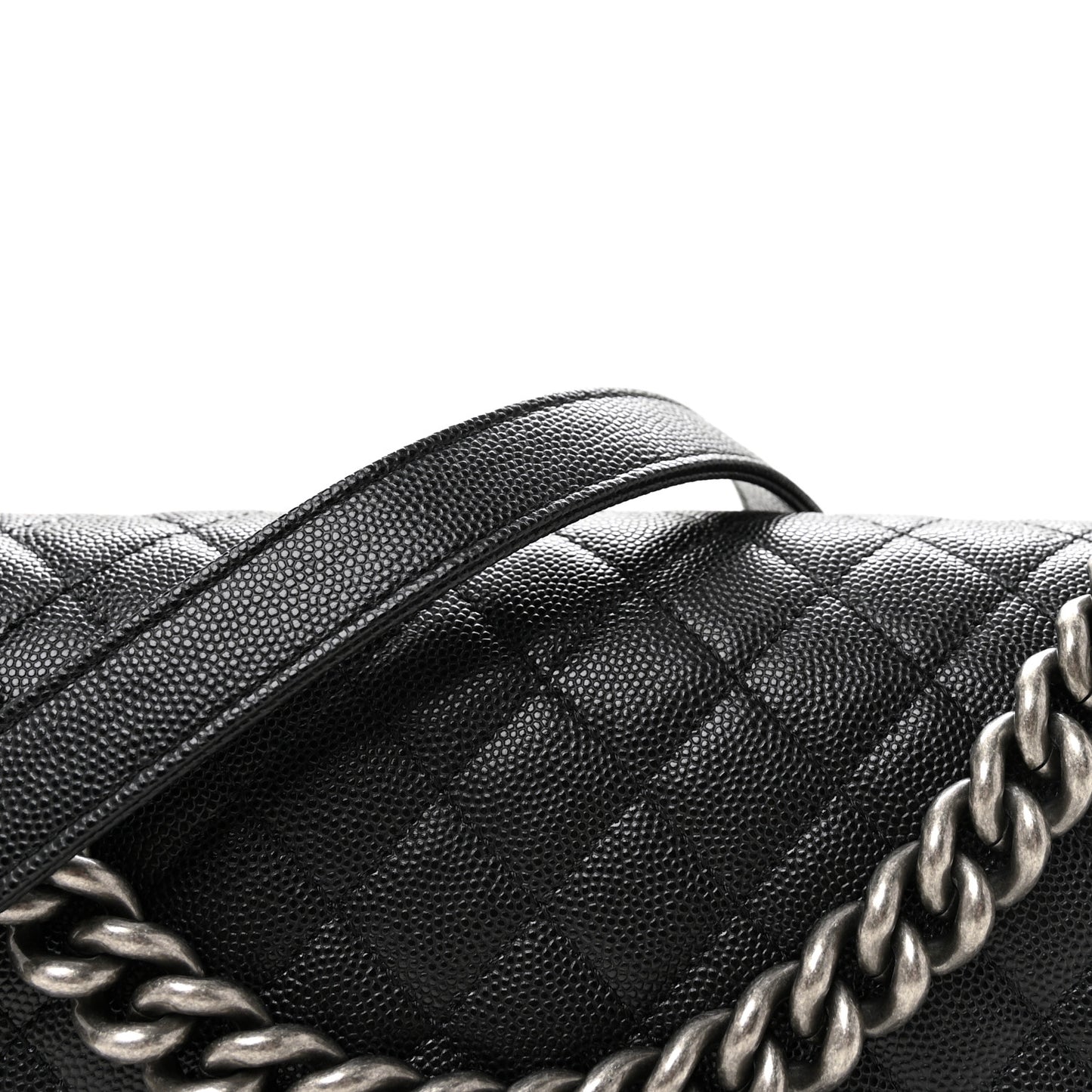 Caviar Quilted Medium Boy Flap Black