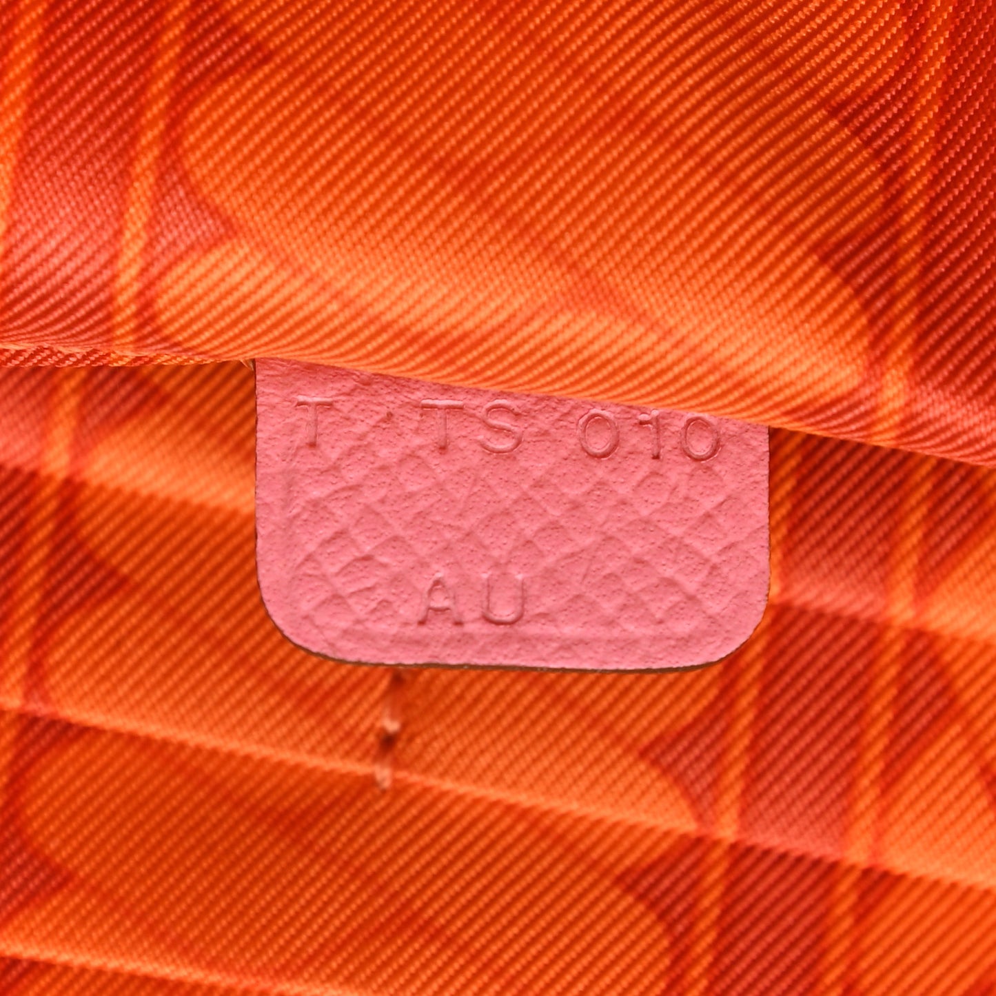 Epsom Silk'In Wallet Rose Confetti