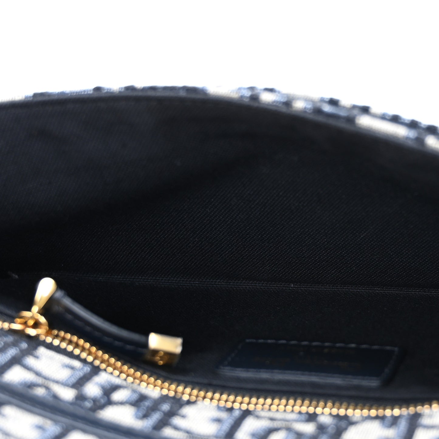 Oblique 30 Montaigne Chain Pouch Blue