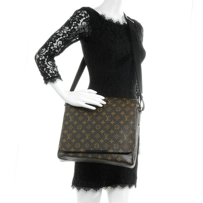 Louis Vuitton Monogram Macassar District MM 2 of 7