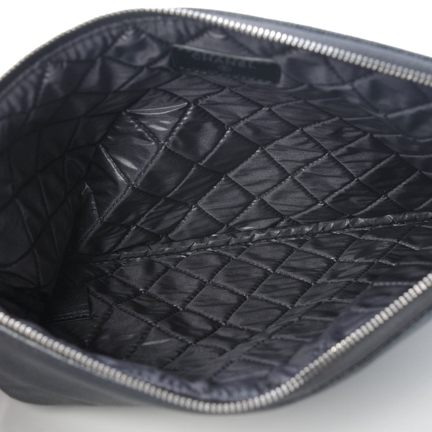 Metallic Caviar Quilted Medium Maxi CC Cosmetic Case Black