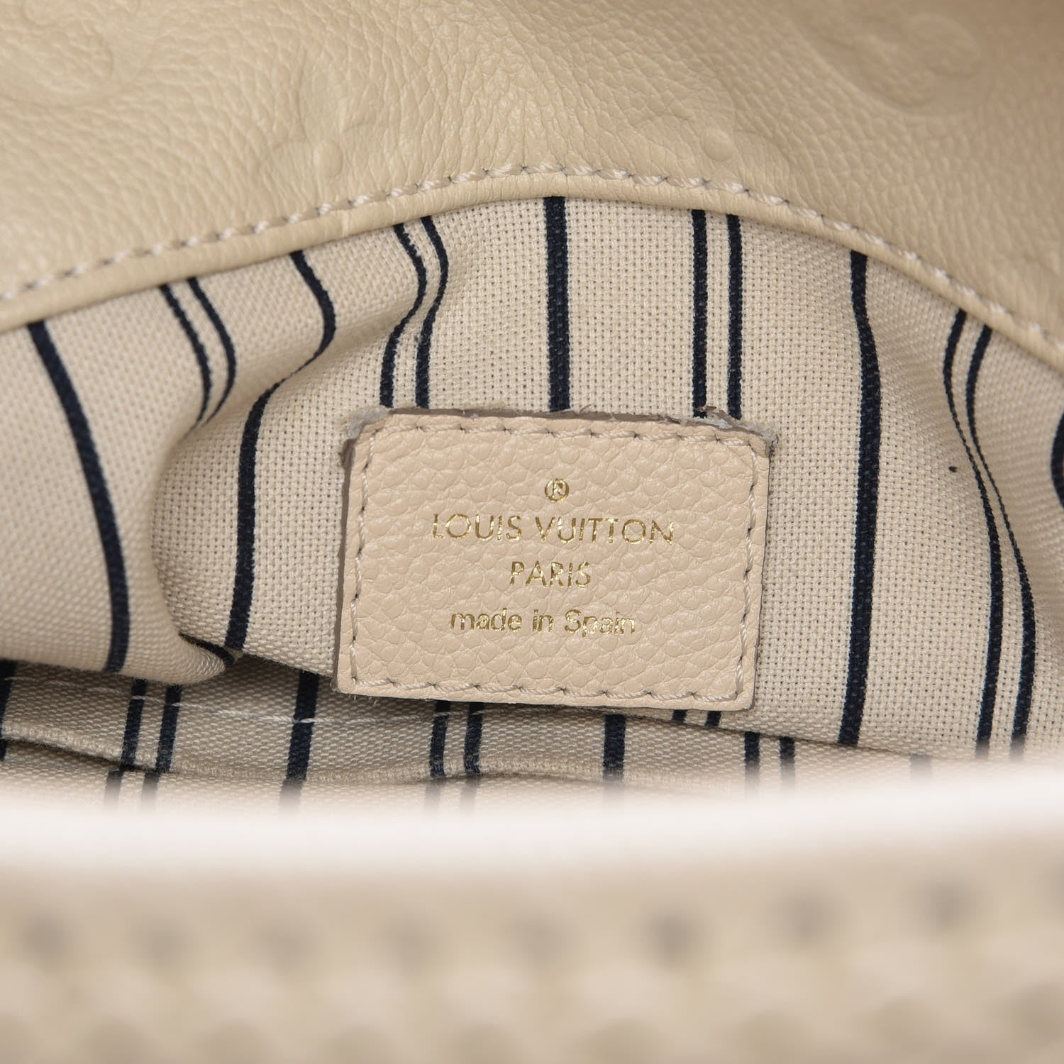 Louis Vuitton Empreinte Artsy MM Neige 7 of 11