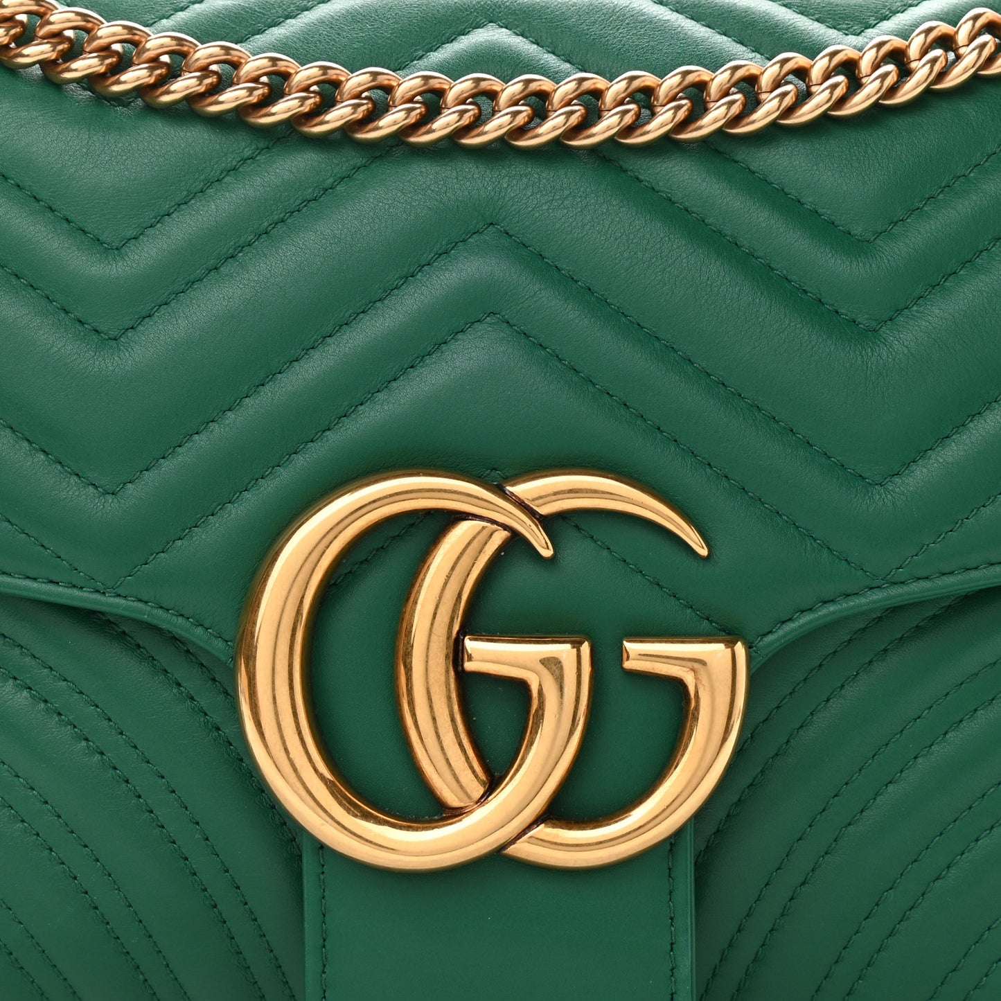 Calfskin Matelasse Medium GG Marmont Shoulder Bag Emerald Green