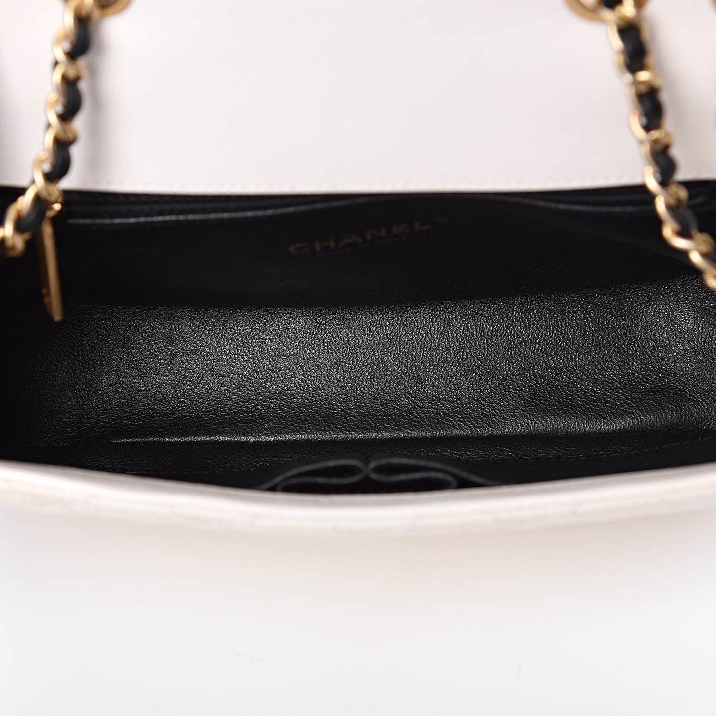 Caviar Quilted Small CC Filigree Flap White Black