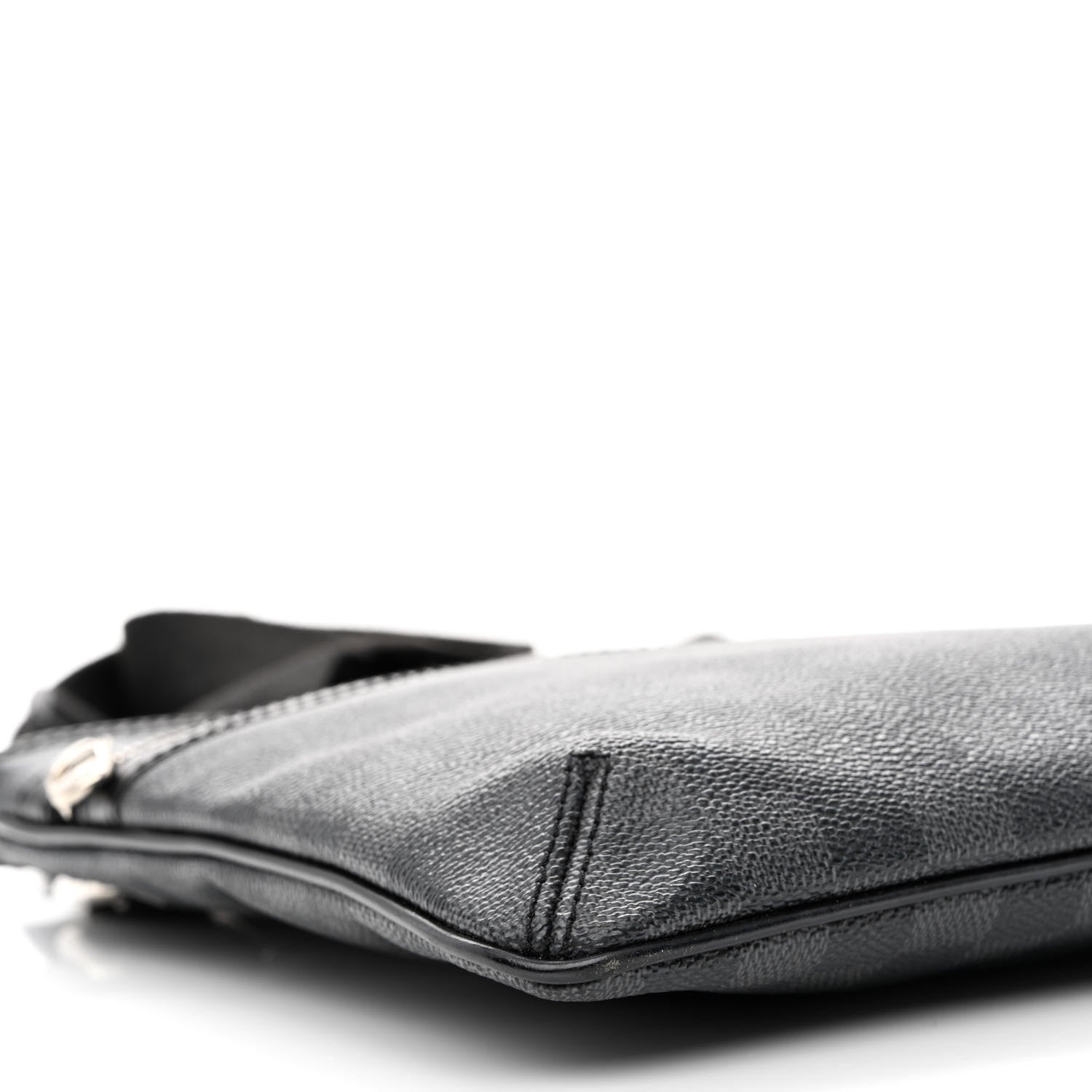 Louis Vuitton Damier Graphite Thomas 9 of 11