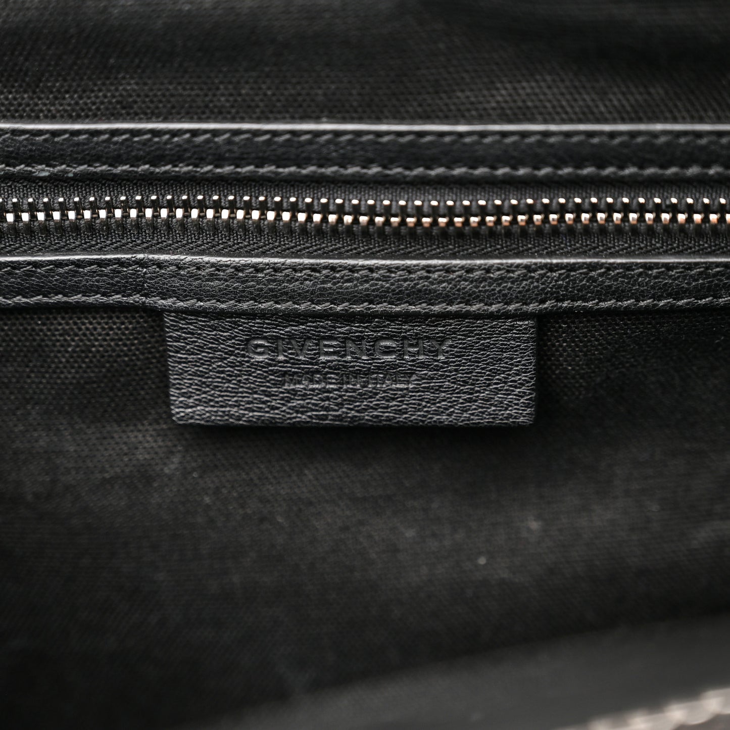 Sugar Goatskin Medium Antigona Black