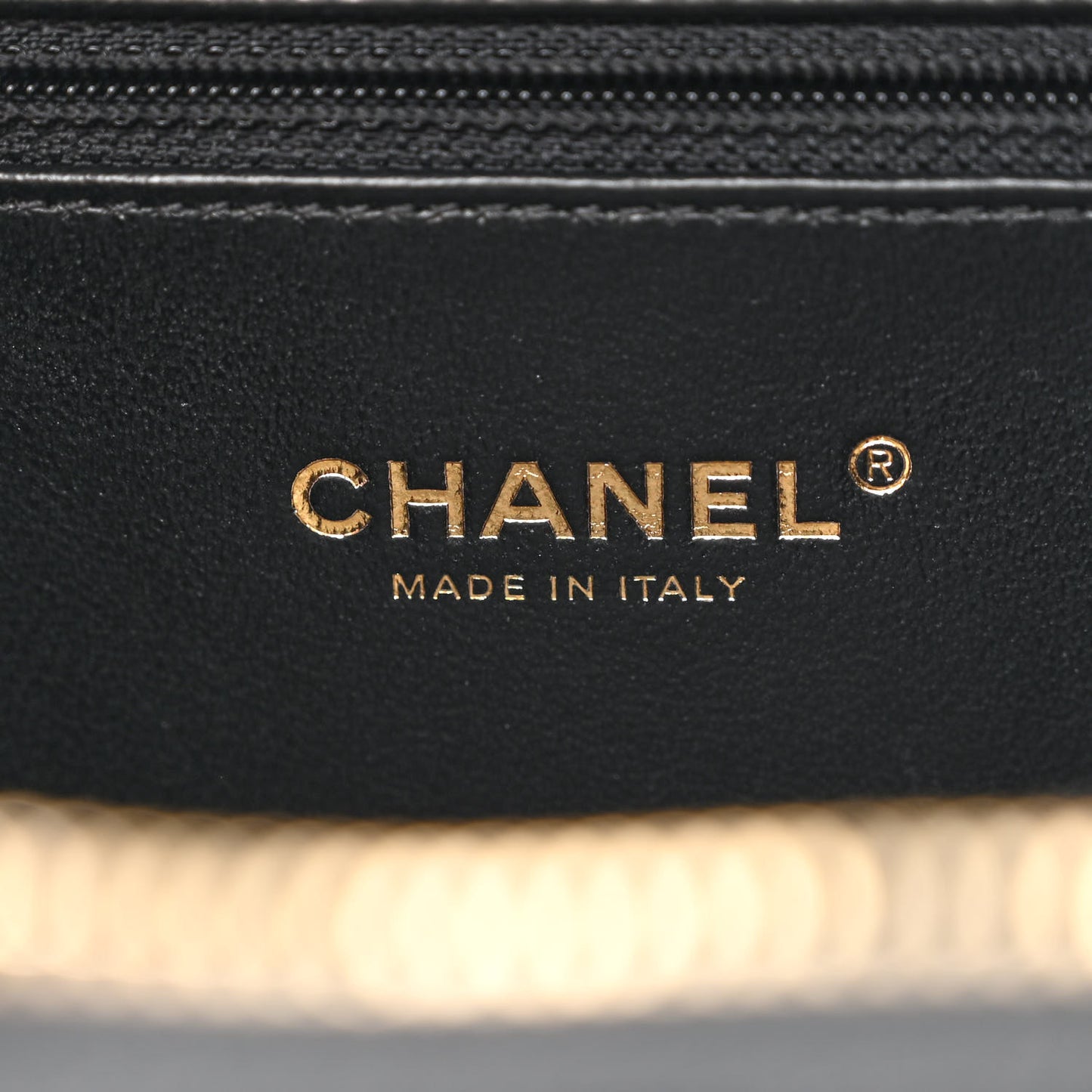 Caviar Quilted Medium CC Filigree Vanity Case Black