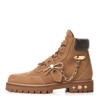 Louis Vuitton Suede Calfskin Monogram Mens Creeper Ankle Boots 7 Beige 1 of 8