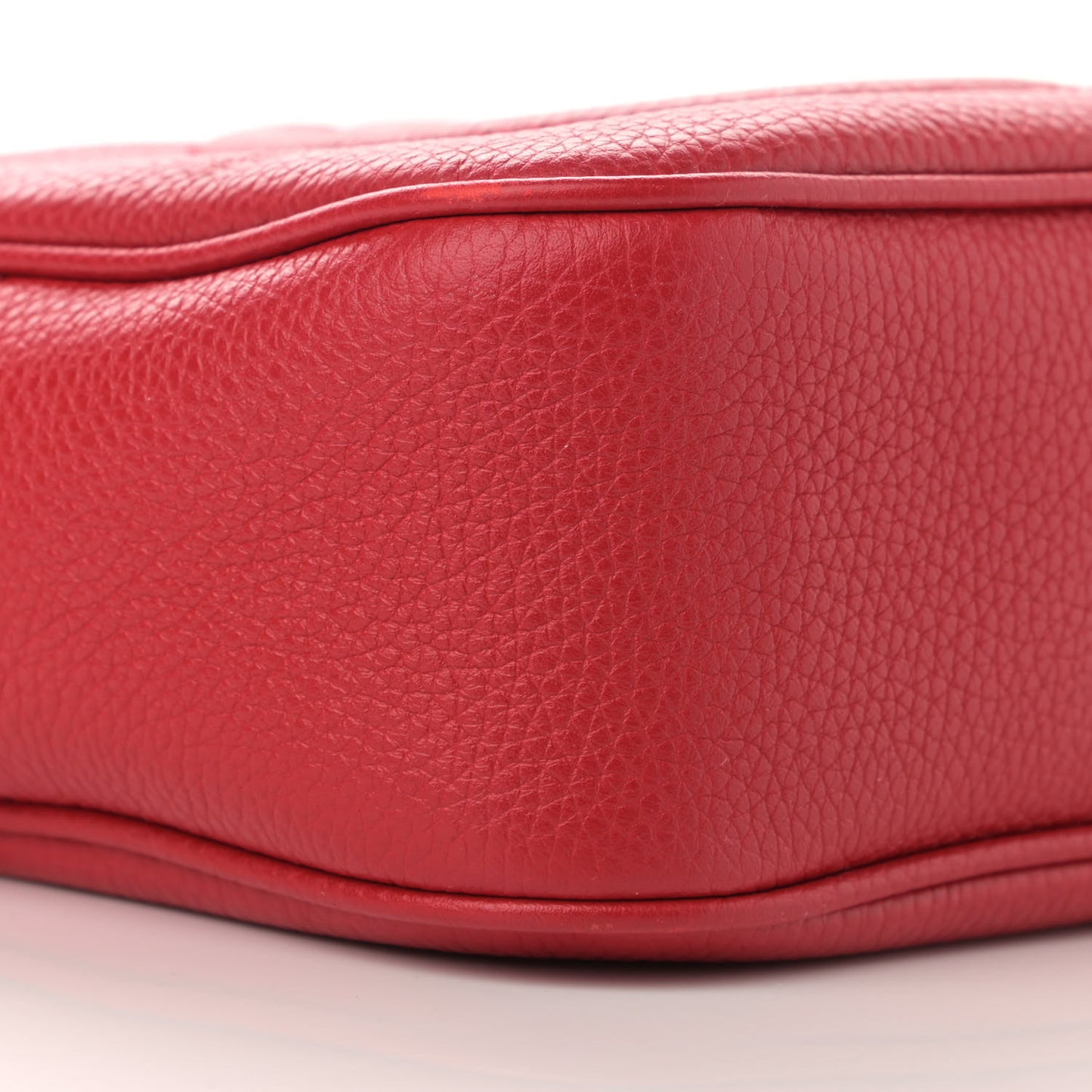 Pebbled Calfskin Small Soho Disco Bag Vibrant Red
