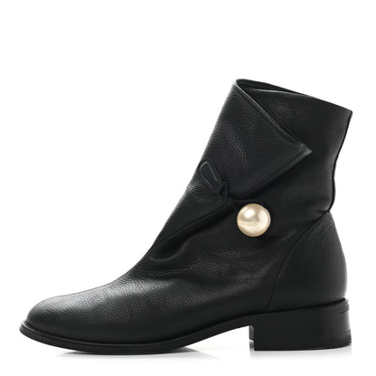 Jimmy Choo Grainy Calfskin Beatrice Flat Boots 38 Black 1 of 7