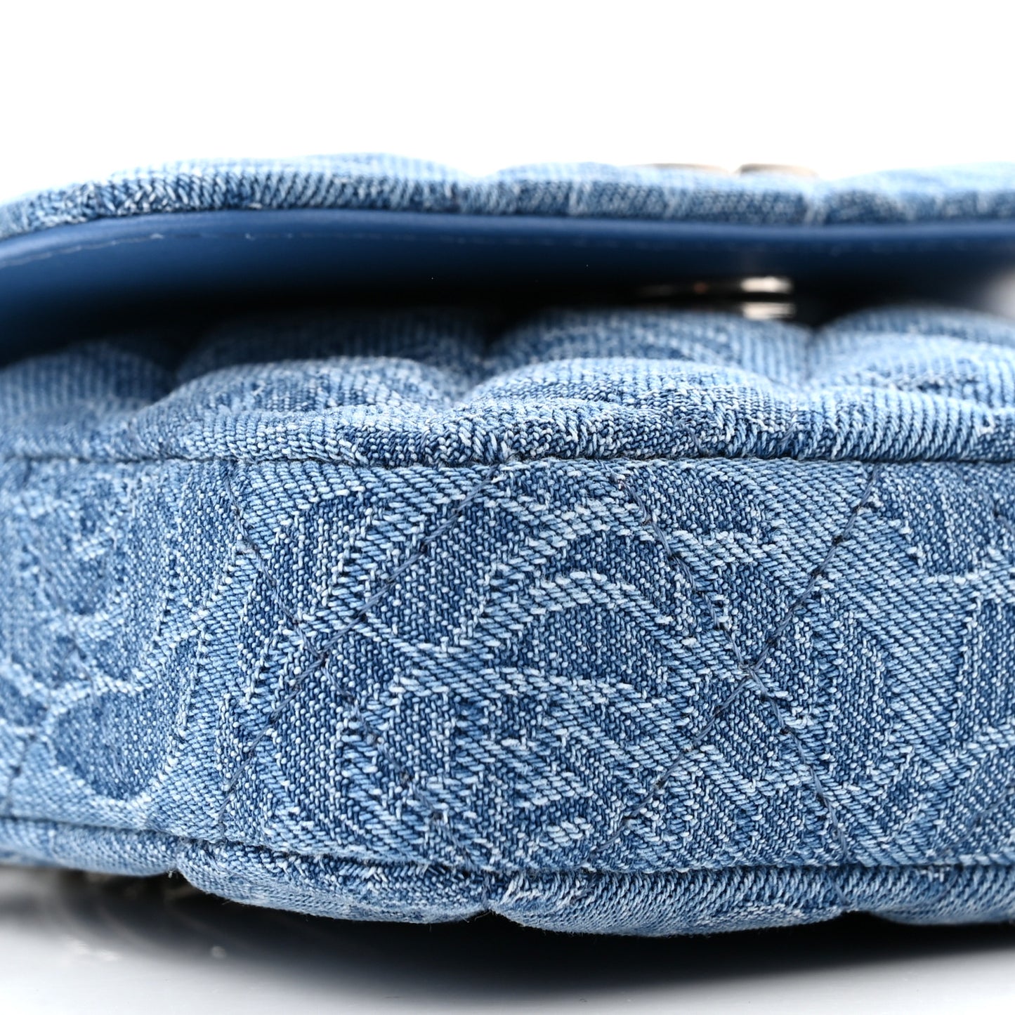 Denim Quilted Camellia Sweetheart Card Holder With Chain Blue