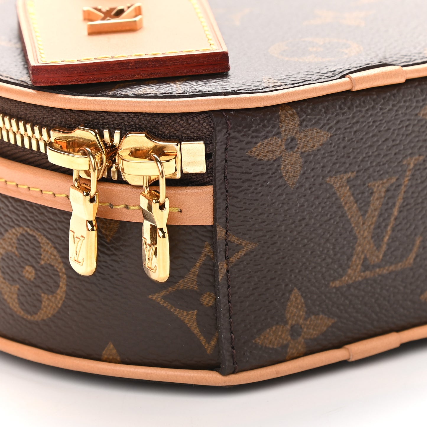 Monogram Mini Boite Chapeau