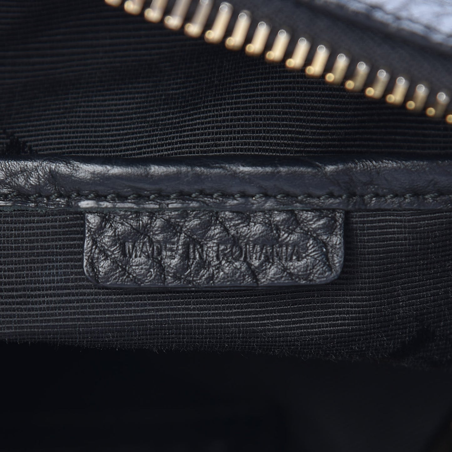 Heritage Grain Small Ledbury Hobo Black