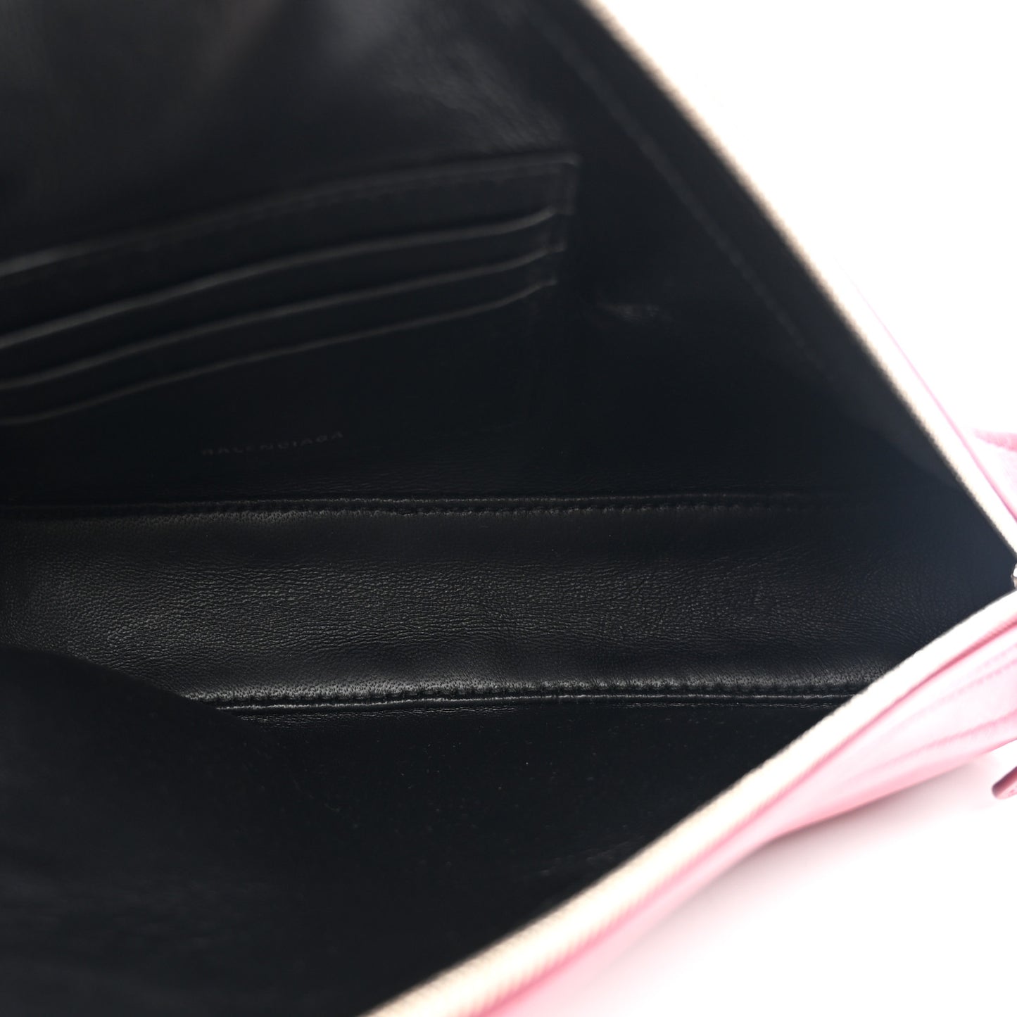 Shiny Day Calfskin M Triangle Pouch Rouge Grenat
