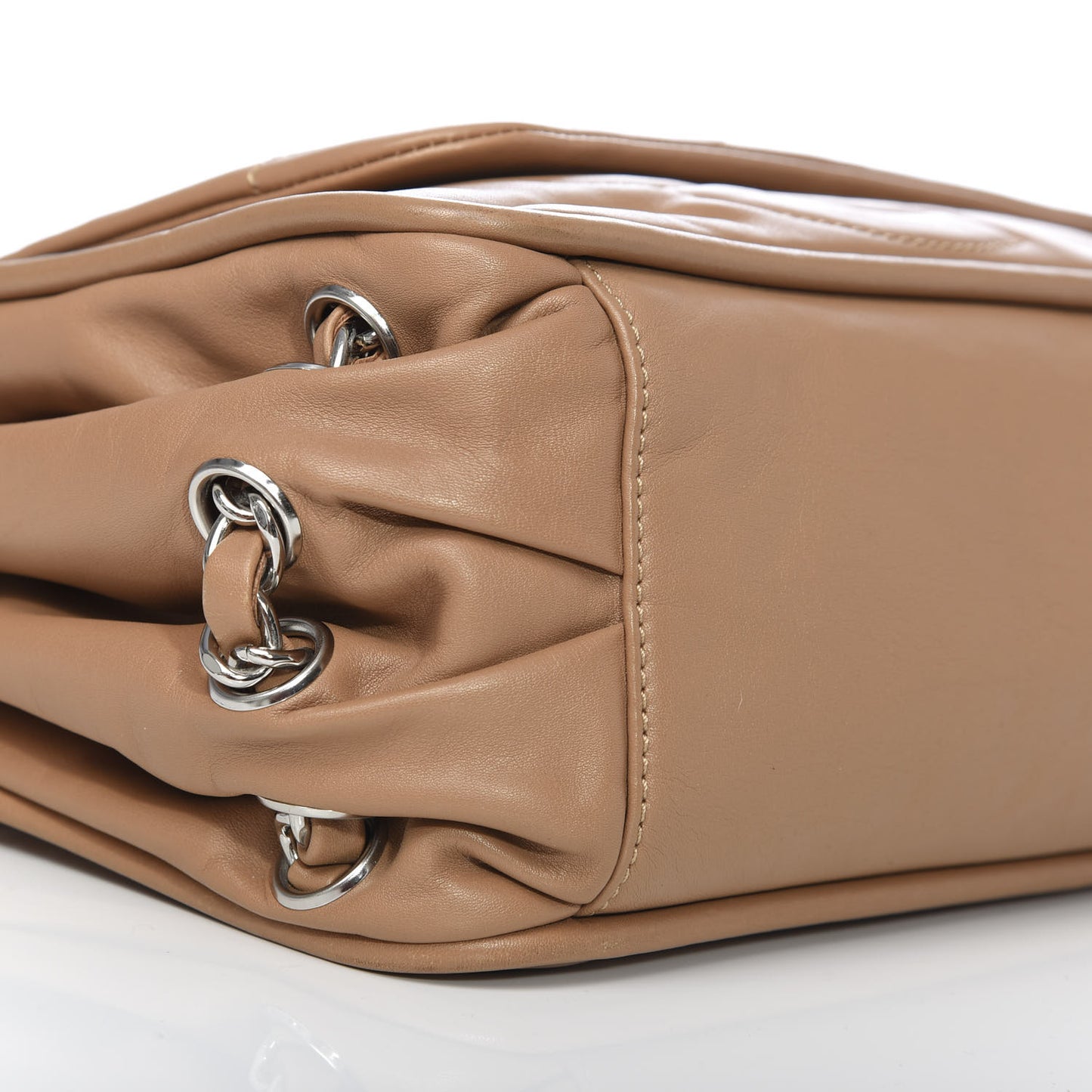 Calfskin Diagonal Ligne Flap Beige