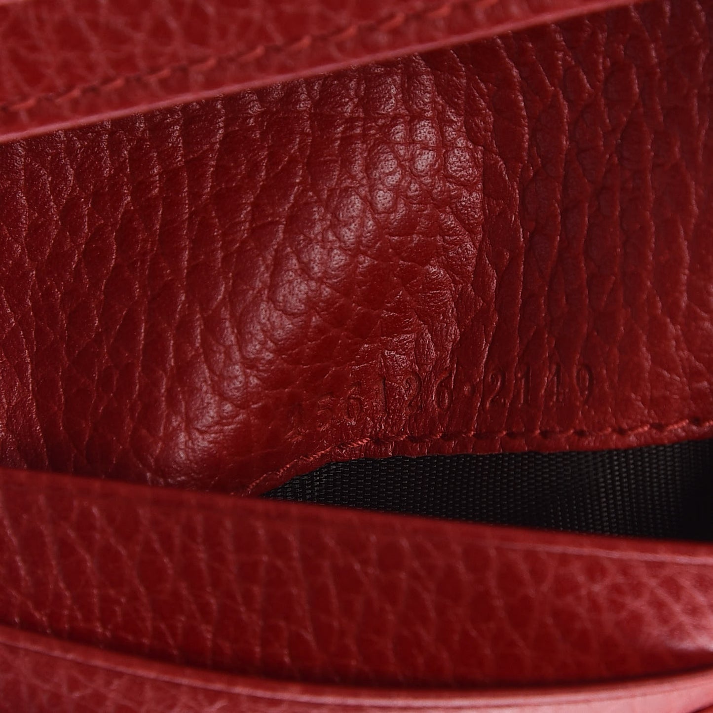 Pebbled Calfskin GG Marmont Card Case Hibiscus Red