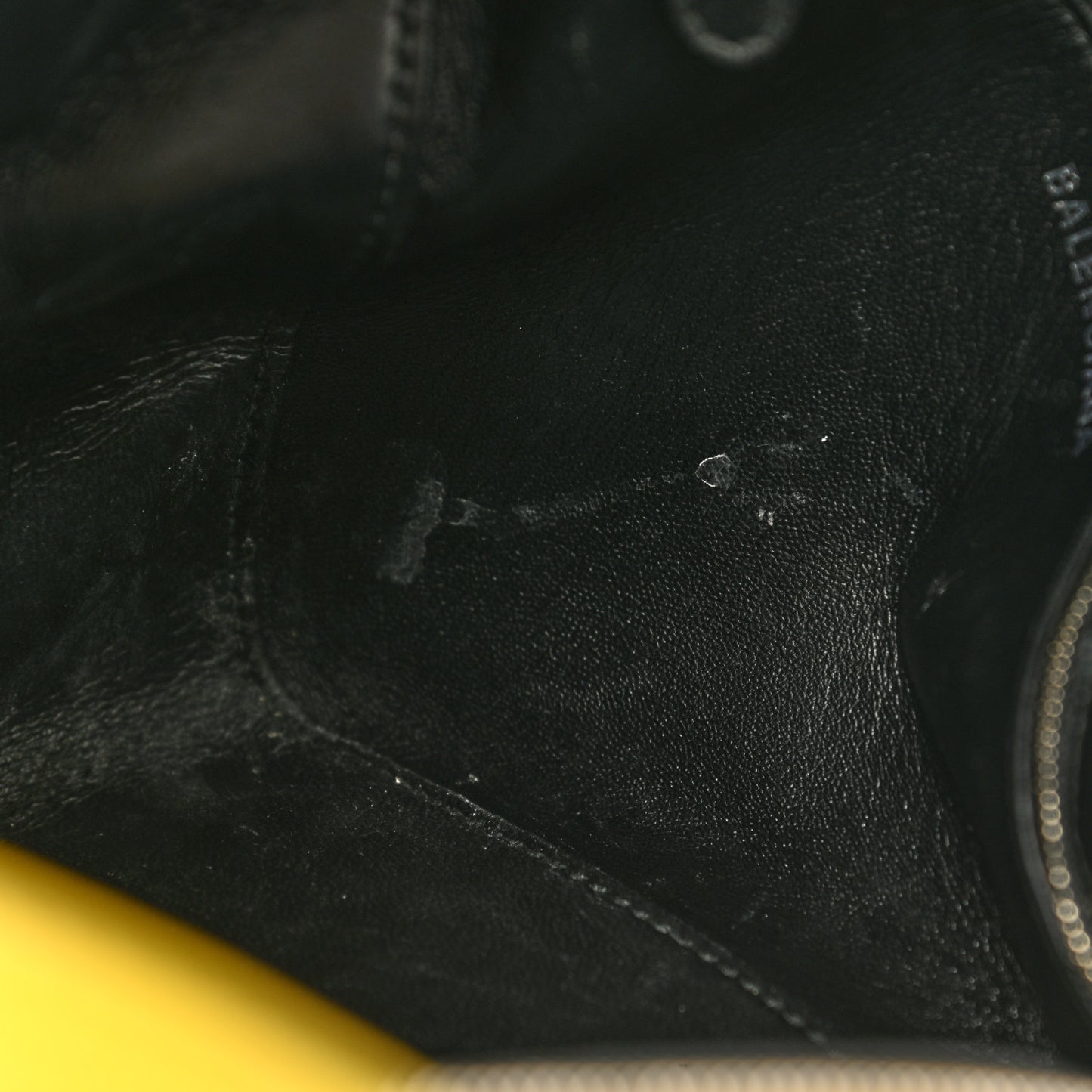 Shiny Day Calfskin Logo S Triangle Duffle Jaune Black