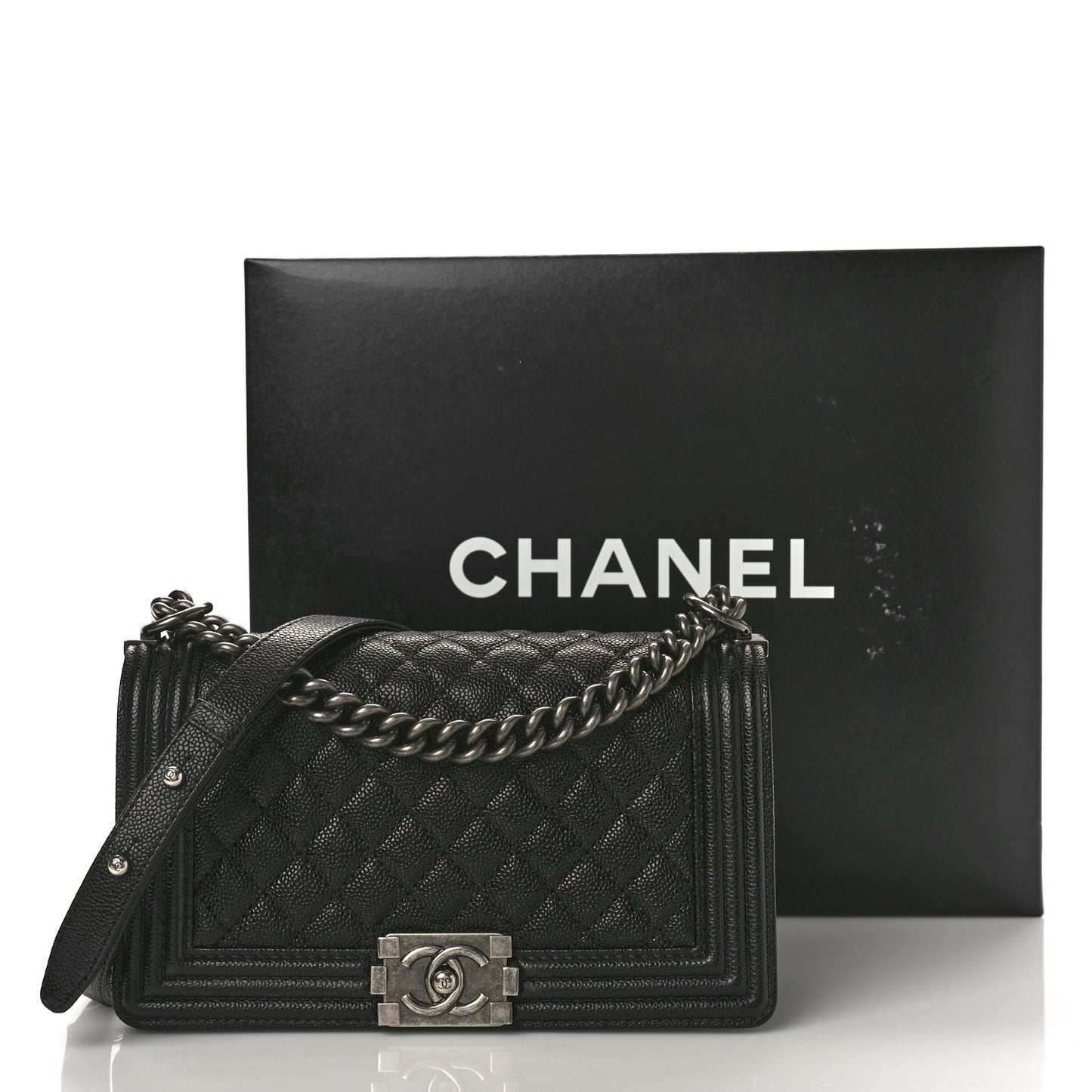 Caviar Quilted Medium Boy Flap Black