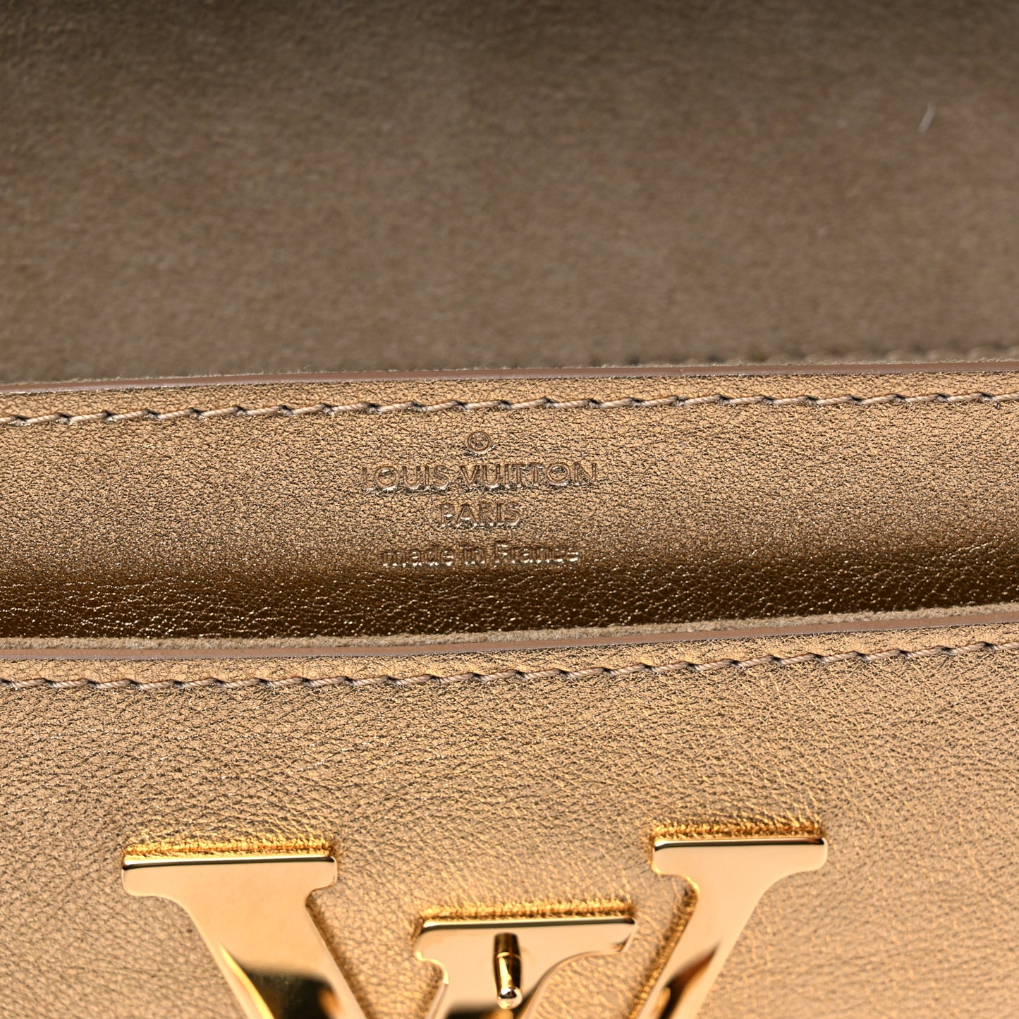 Calfskin Neo Sobe Louise EW Clutch Gold
