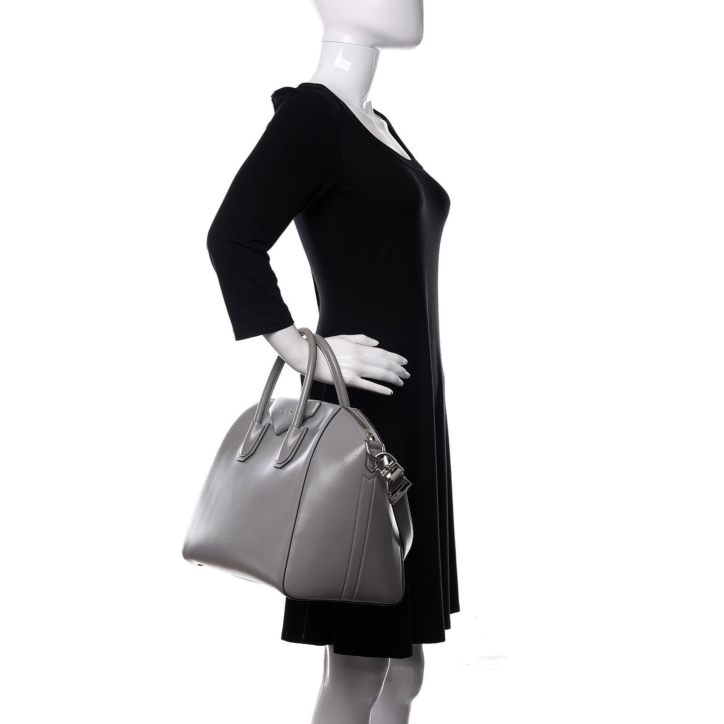 Shiny Lord Calfskin Medium Antigona Pearl Grey