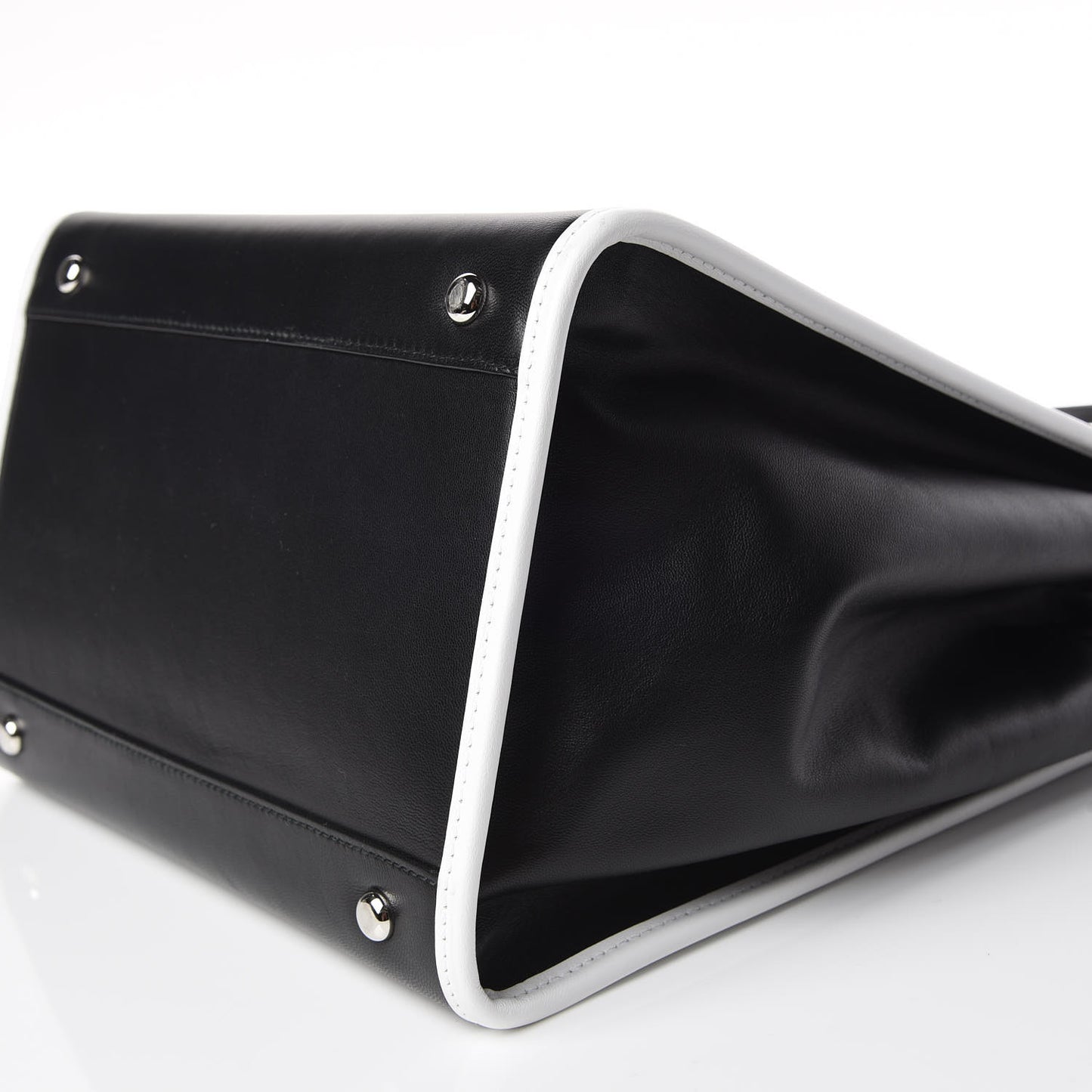 Agneau Classique Brillainte Tote Black