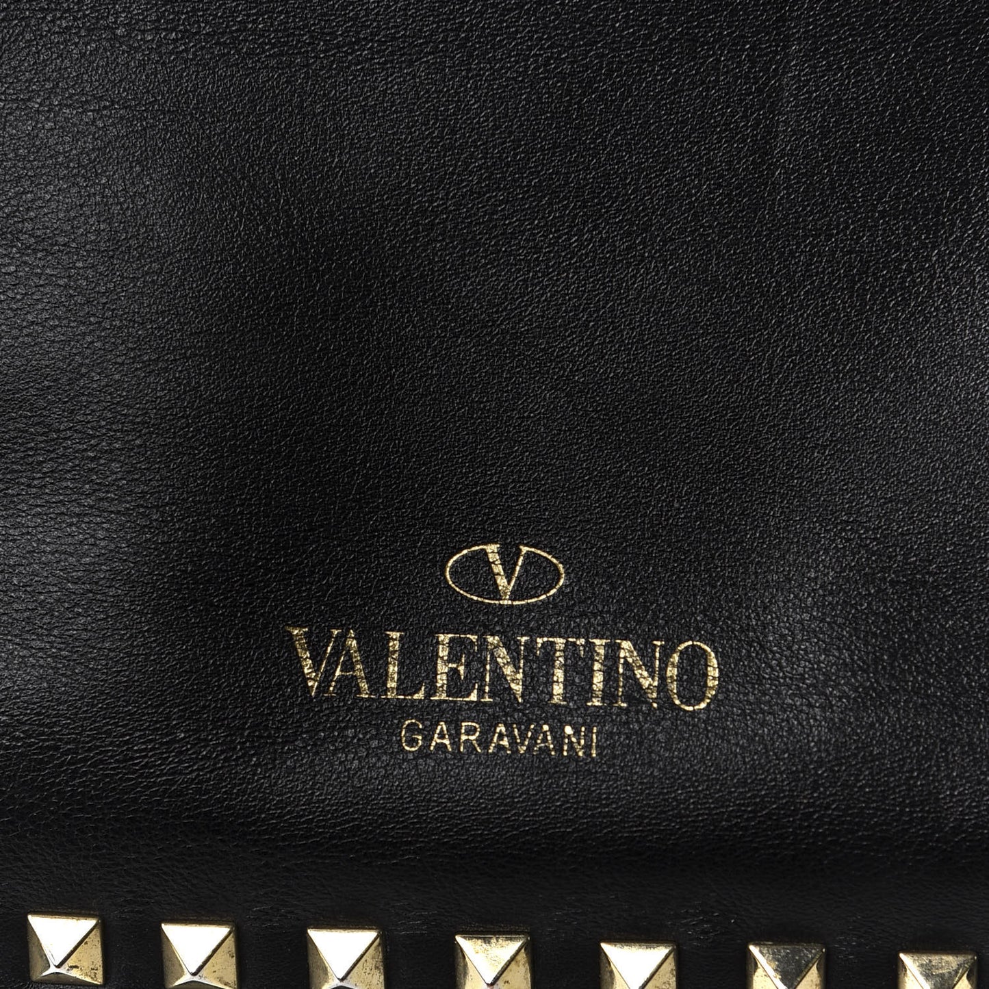 Vitello Medium Rockstud Tote Black