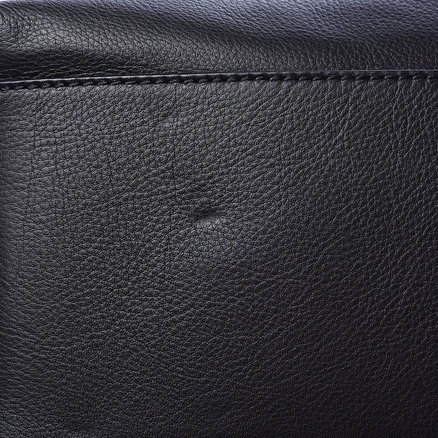 Waxy Grained Calfskin Medium Nightingale Black