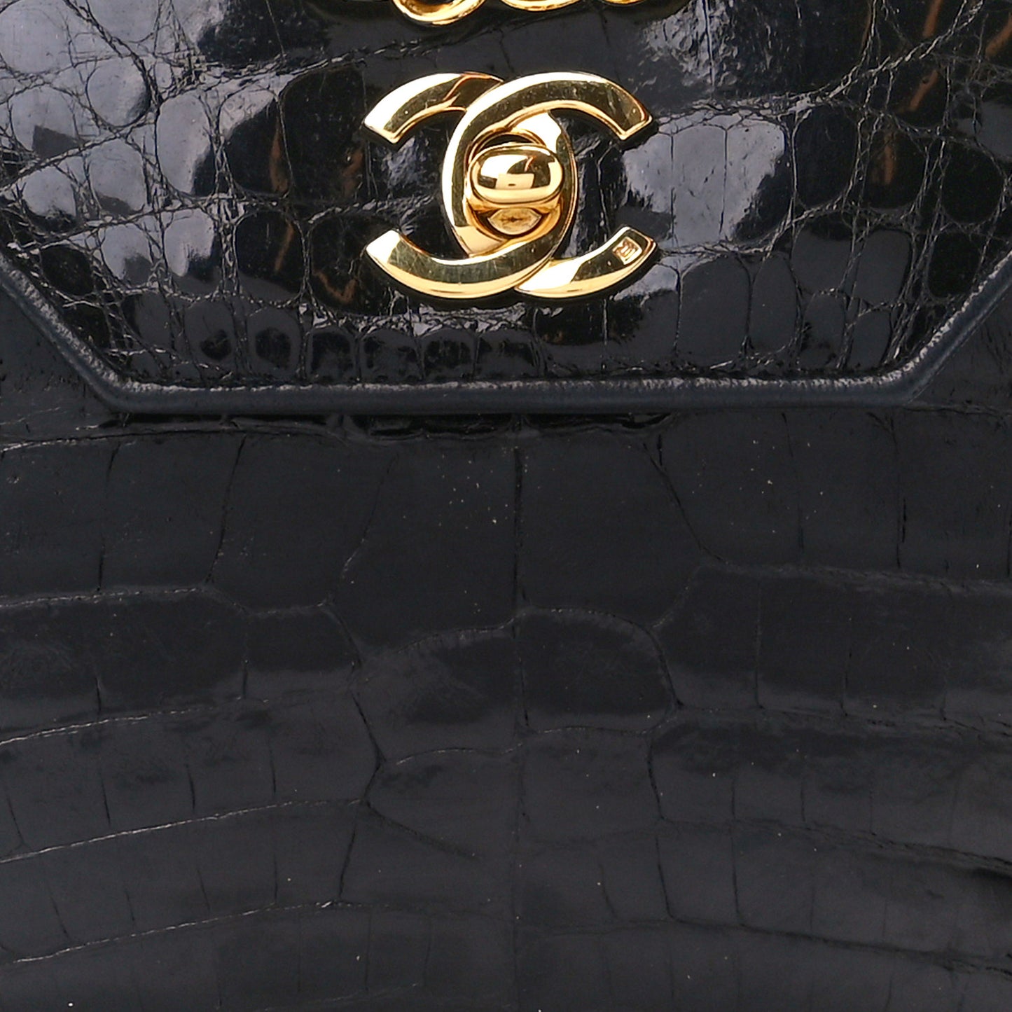 Shiny Crocodile Flap Black