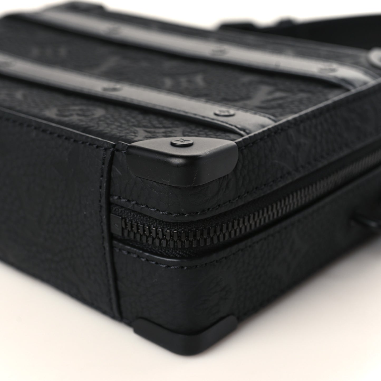 Taurillon Monogram Soft Trunk Black