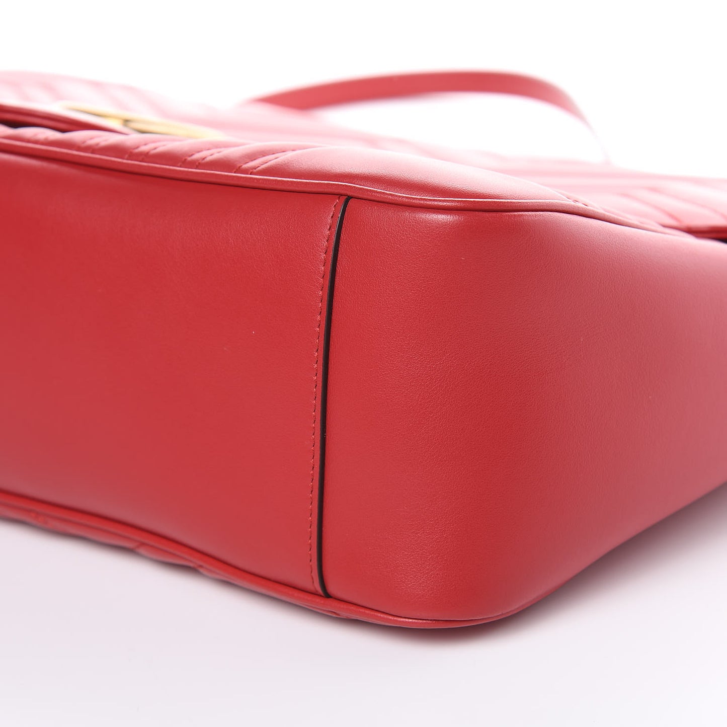 Calfskin Matelasse Large GG Marmont Shoulder Bag Hibiscus Red