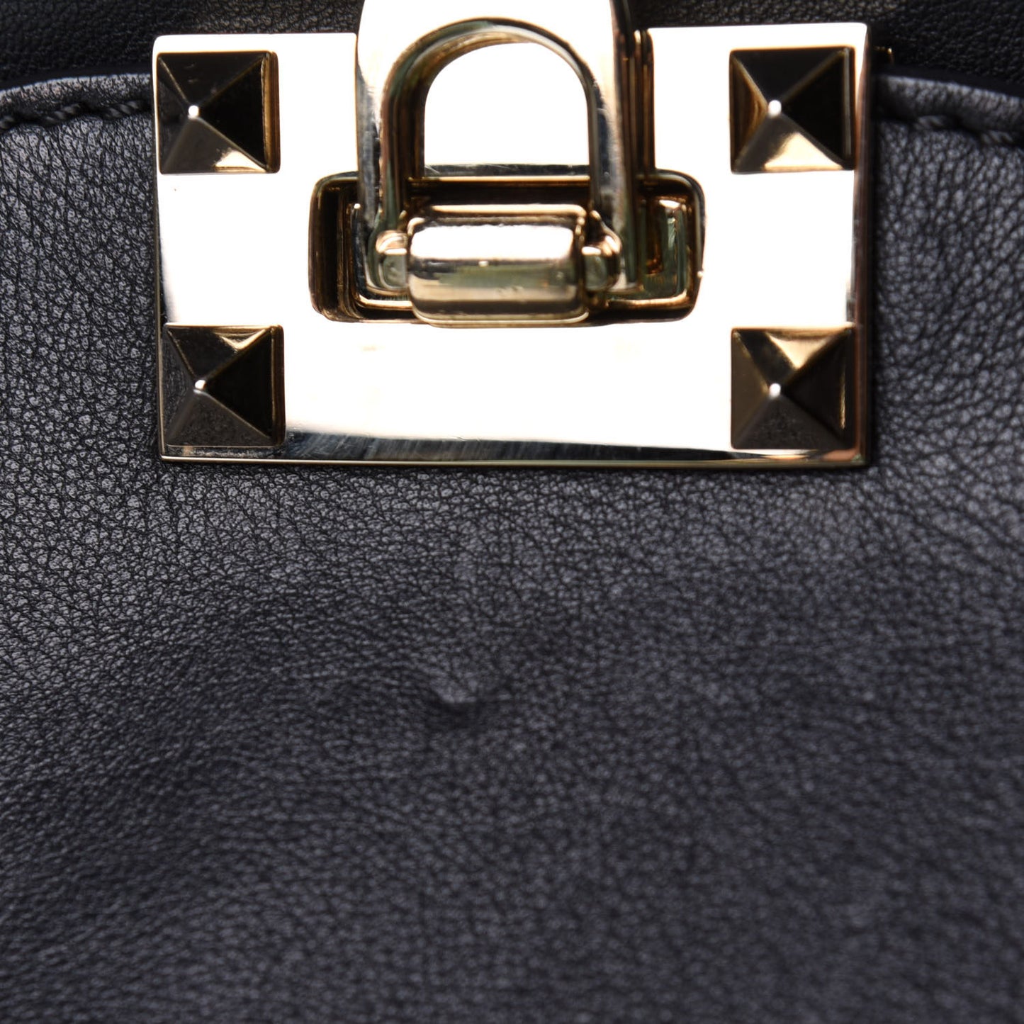Vitello Medium Rockstud Tote Black