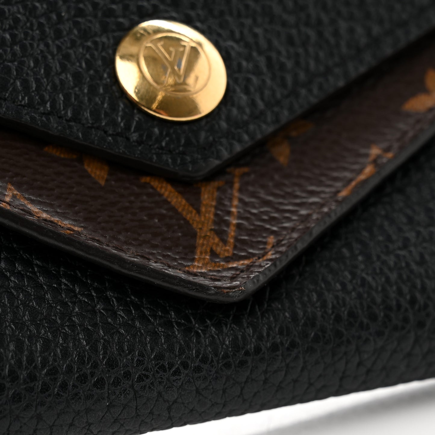 Calfskin Double V Wallet Black