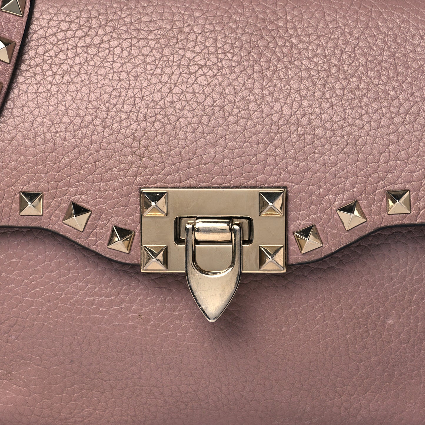 Pebbled Calfskin Medium Rockstud Flip Lock Crossbody Bag Lipstick