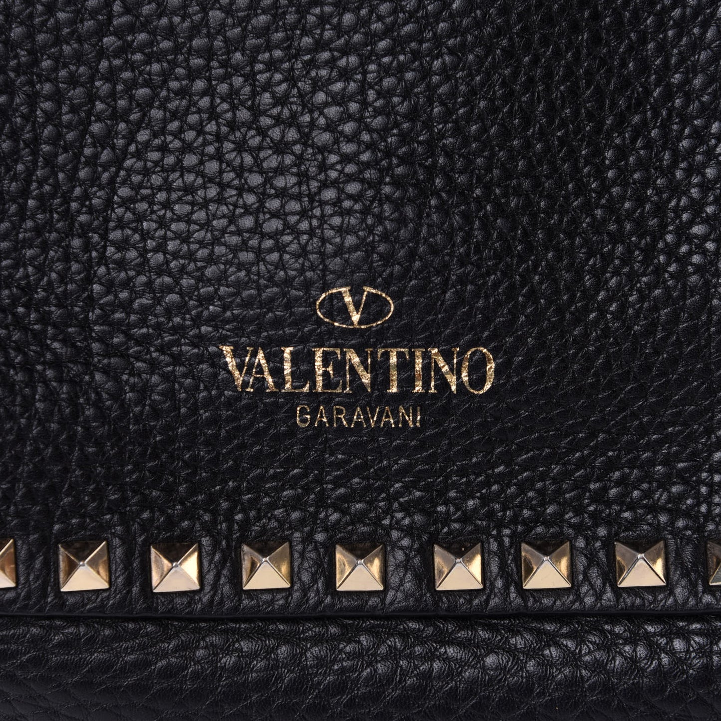 Pebbled Calfskin Medium Rockstud Tote Black