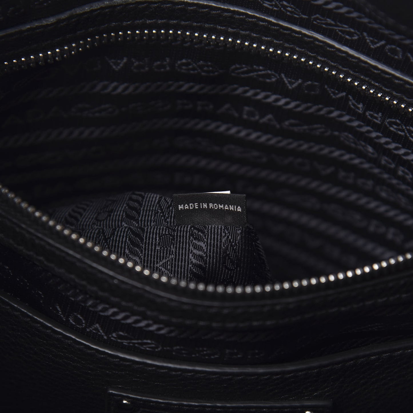 Vitello Daino Shopping Satchel Black