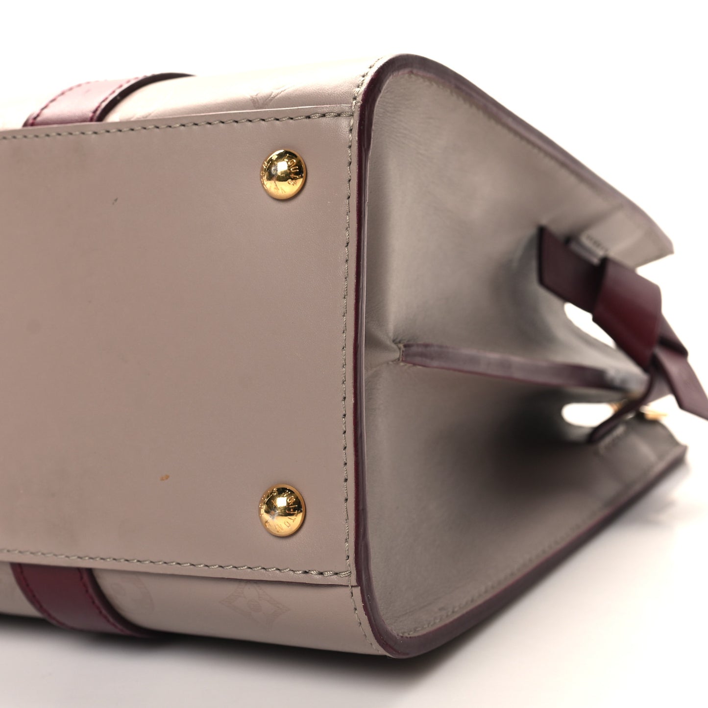 Monogram Cuir Plume Very Tote MM Mastic Raisin