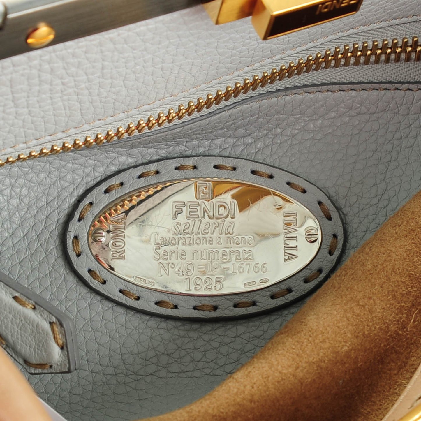 Vitello Saddle Cuoio Romano Selleria Medium Peekaboo Iconic Satchel Fango Acqua