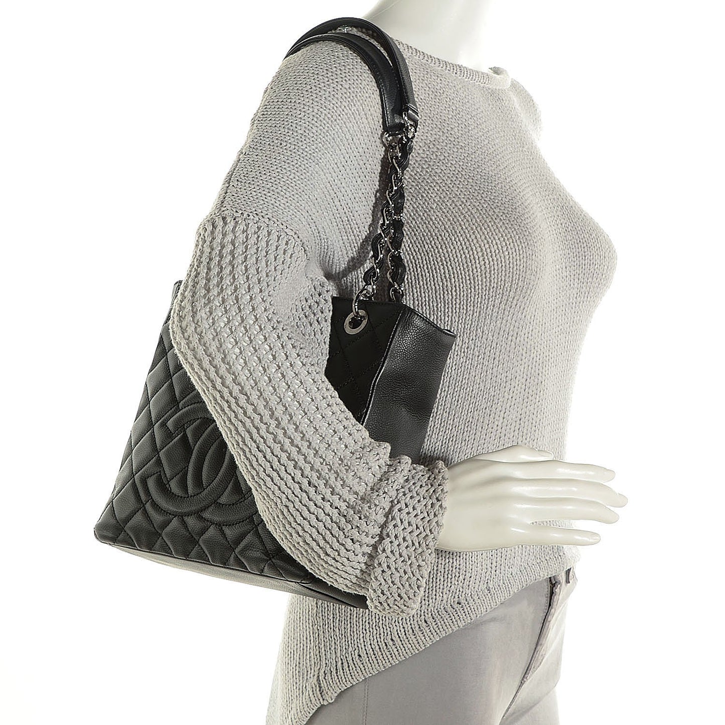 Caviar Quilted Petit Shopping Tote PST Black