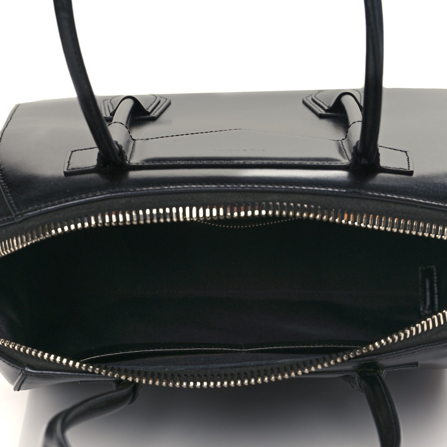 Box Calfskin Medium Lock Antigona Black