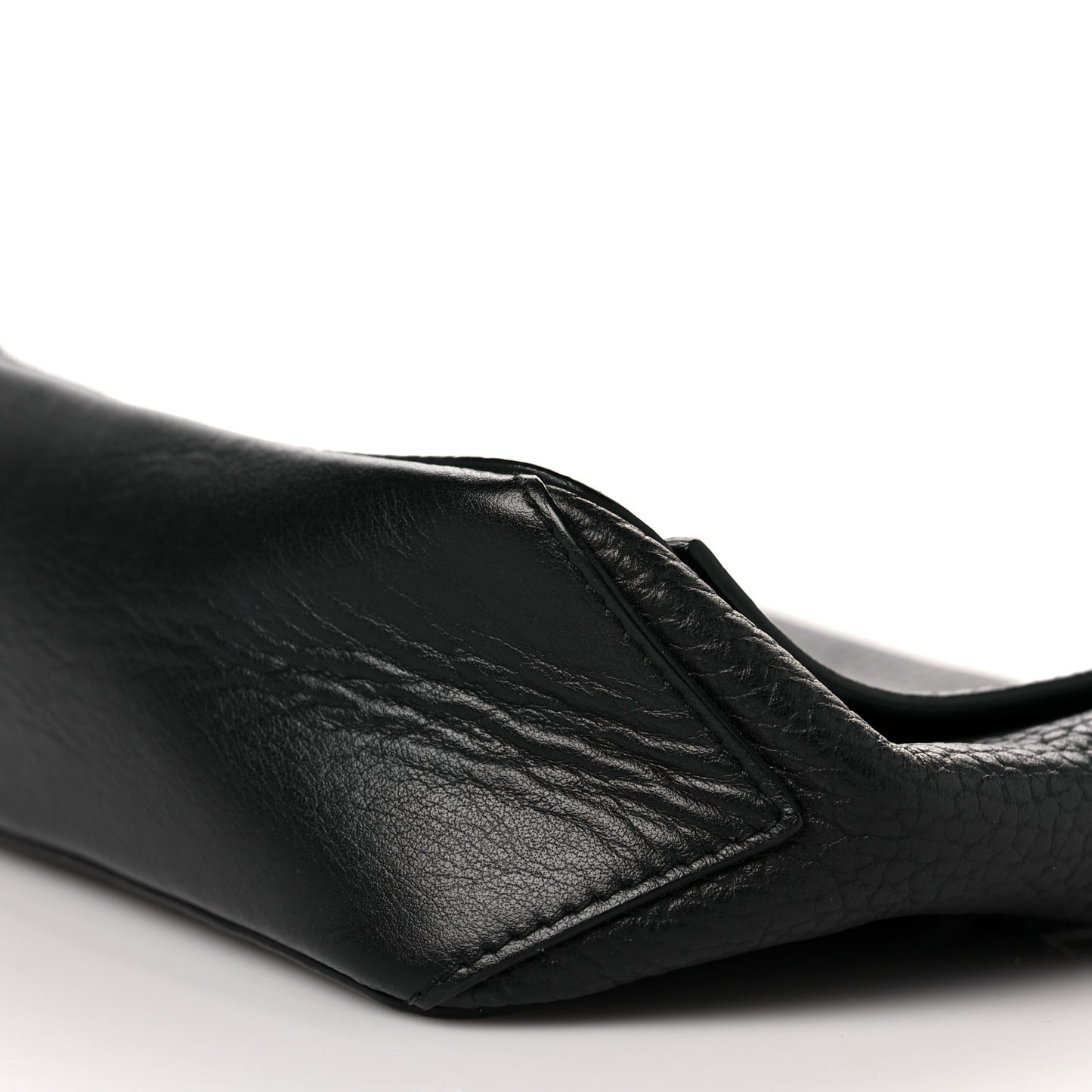 Pebbled Calfskin Extra Small Courier Black