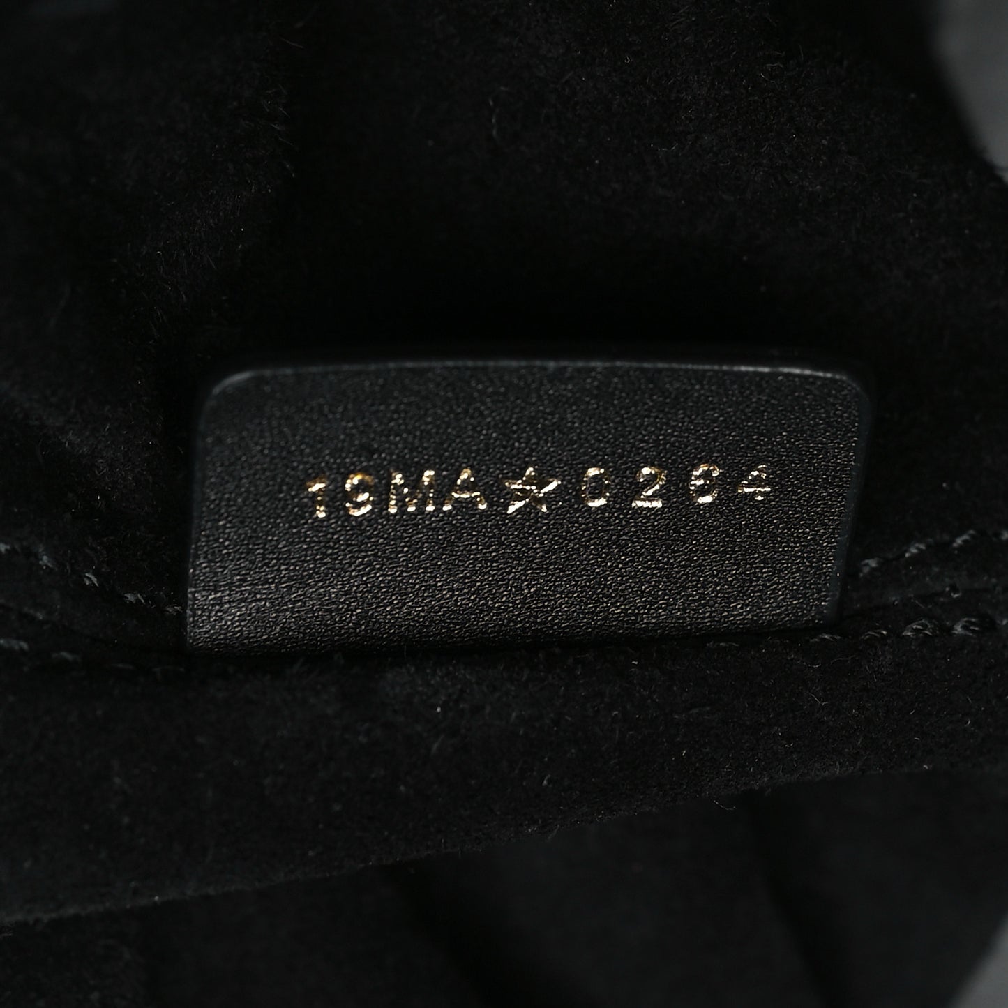 Calfskin Macrocannage Medium Toujours Black