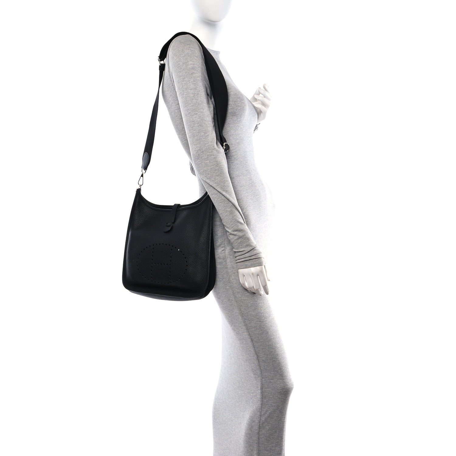 Hermes Taurillon Clemence EVELYNE III PM Bleu Nuit 2 of 12