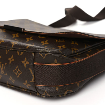 Louis Vuitton Monogram Beaubourg MM Messenger Bag 9 of 9