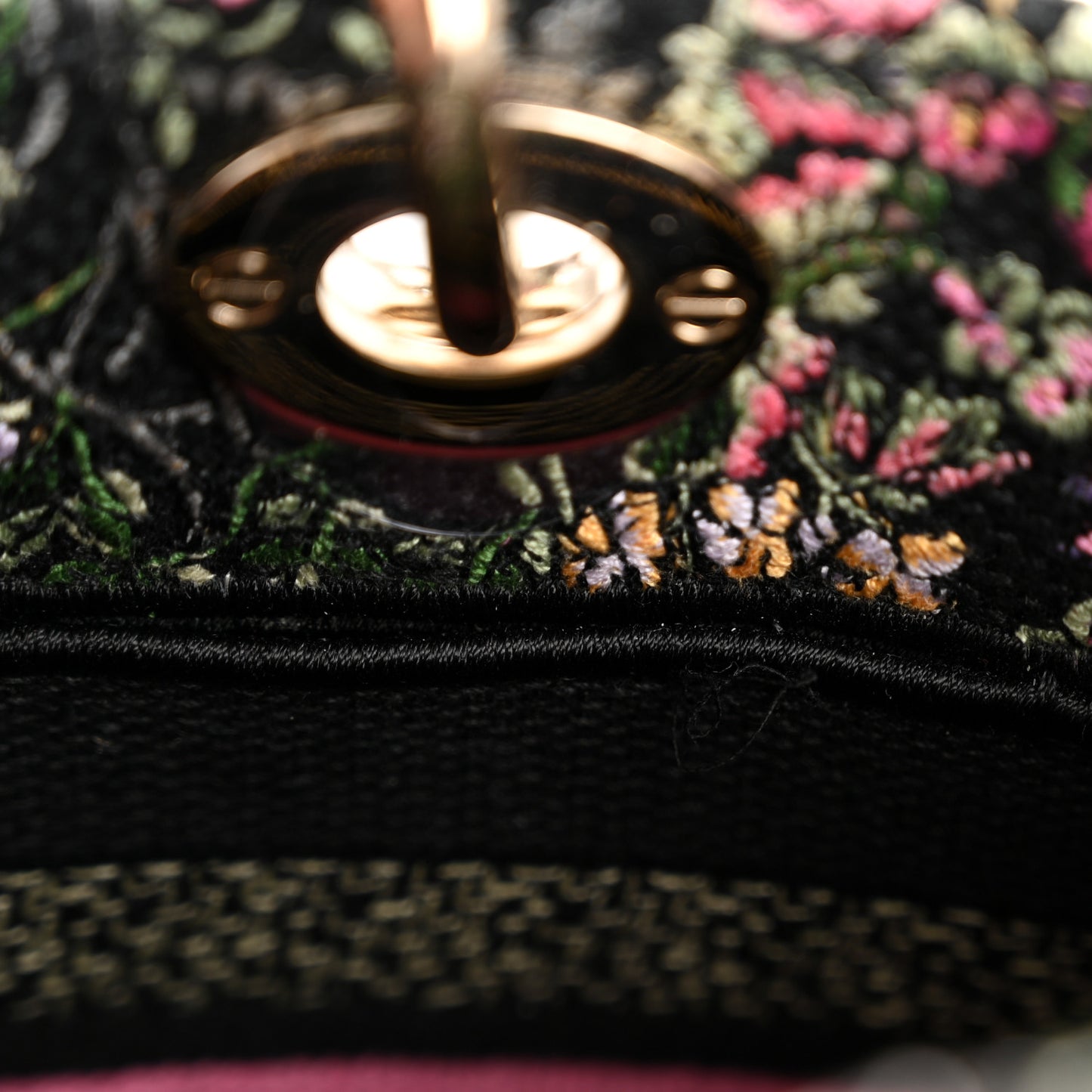 Canvas Around the World Embroidered Medium Lady D-Lite Black Pastel Pink