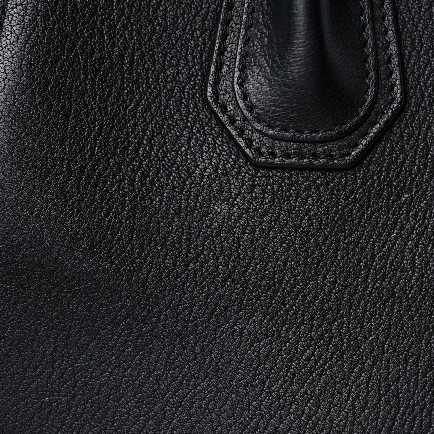 Sugar Goatskin Medium Antigona Black
