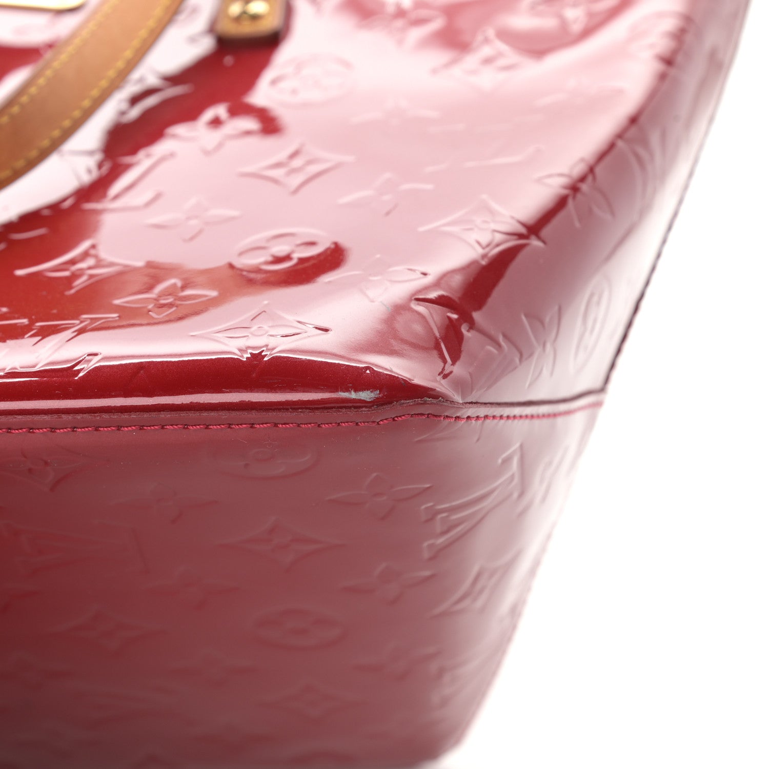 Louis Vuitton Vernis Bellevue PM Pomme D'Amour 10 of 15