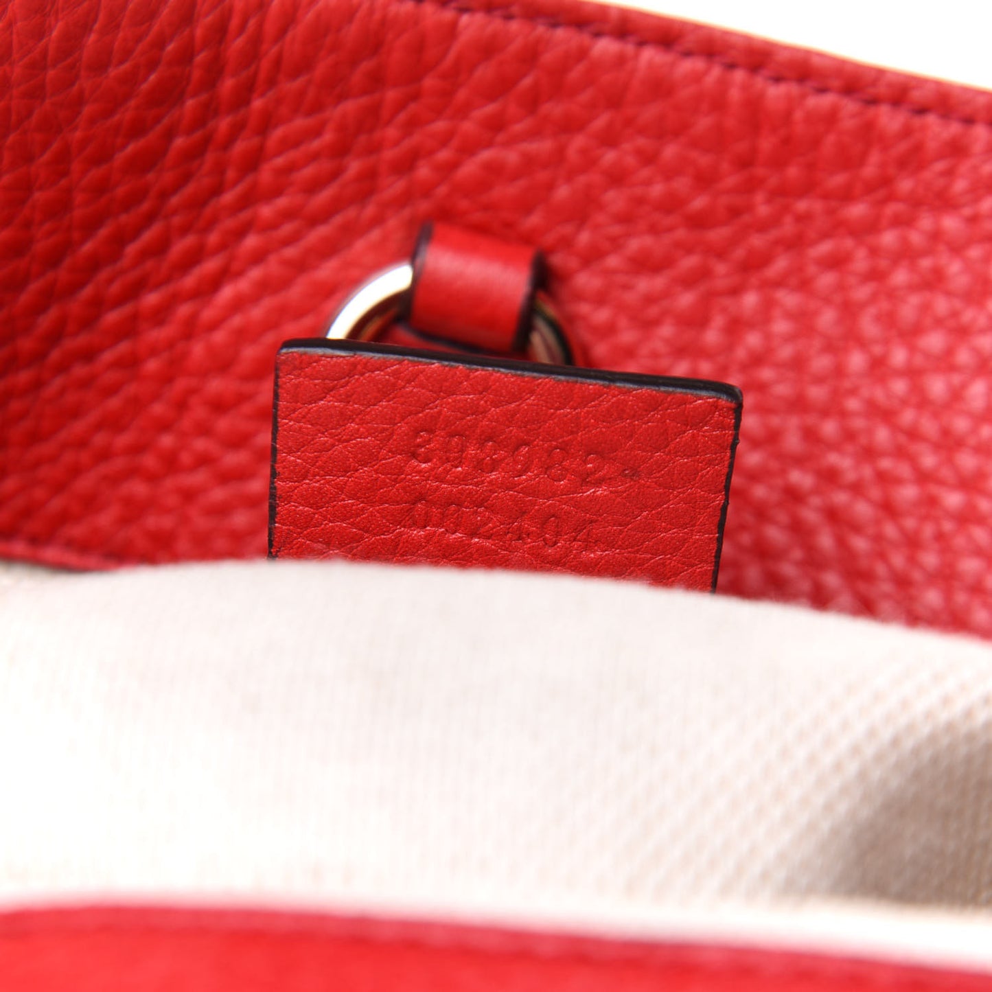 Pebbled Calfskin Medium Soho Chain Shoulder Bag Tabasco Red